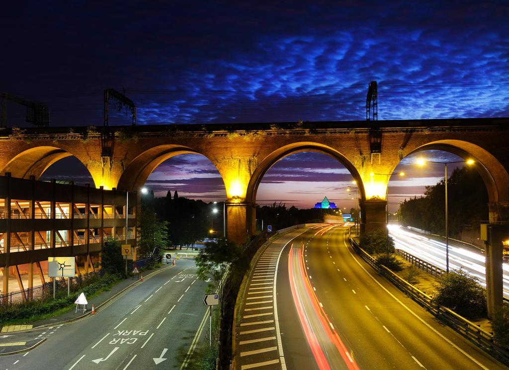 The Manchester Stockport Luaran gambar